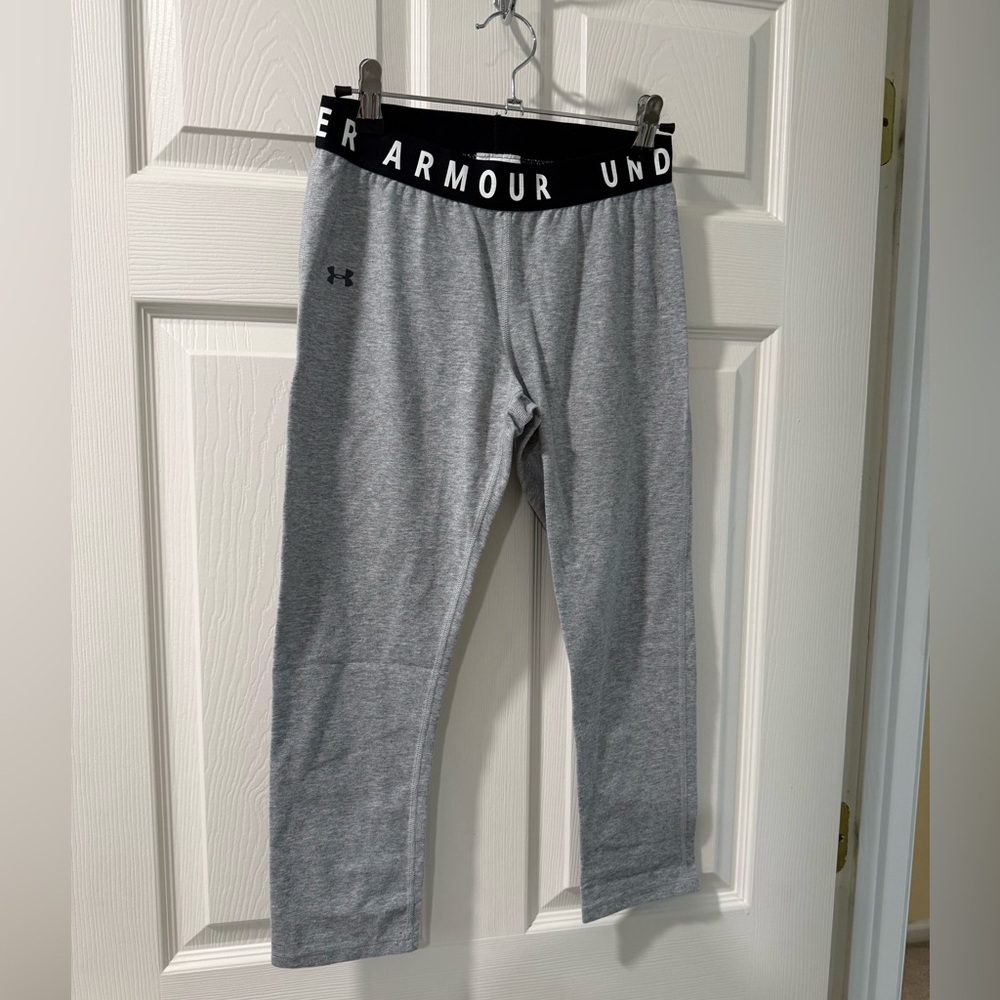 Under Armour 3/4 Leggings - Size Small | Color: Grey